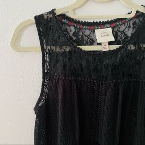 Black Sleeveless Lace Top | Size M | Scoop Neck